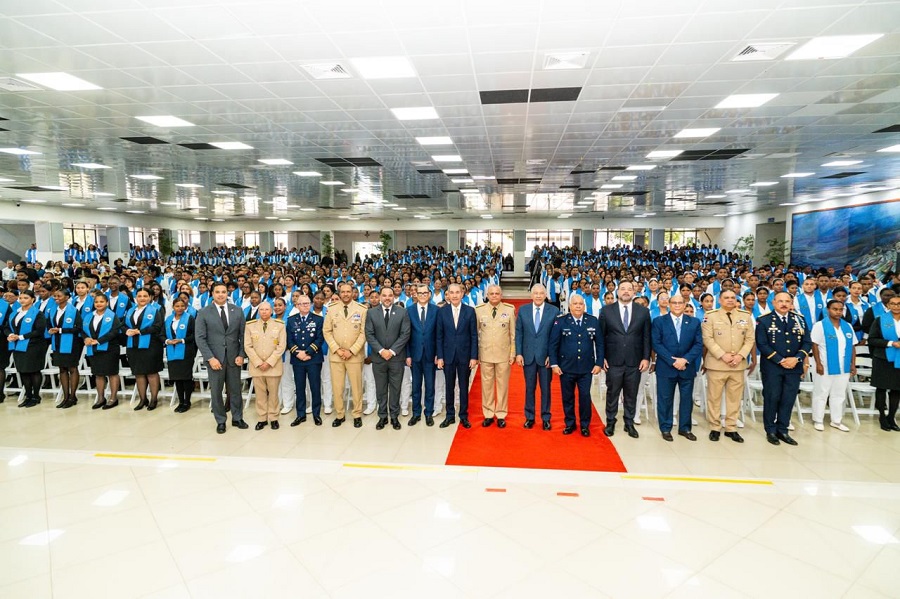 Ministerio de Defensa entrega 46,799 nuevos técnicos a través de las Escuelas Vocacionales