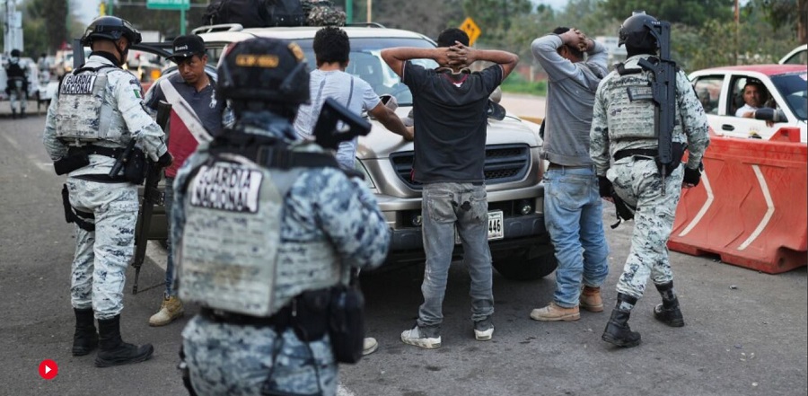 Dos asesinatos en Michoacán reabren el debate de cómo luchar contra los cárteles en México