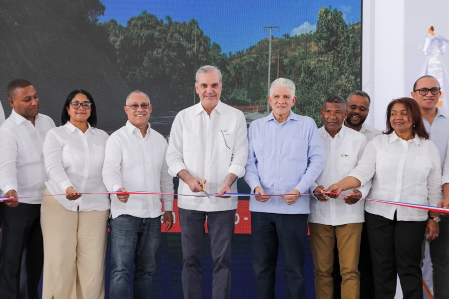 Presidente Abinader inaugura la carretera El Cercado–Juan Santiago–Hondo Valle