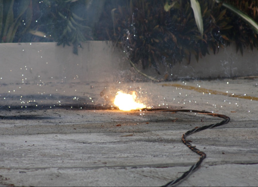 Cable de alta tensión mata joven en Los Alcarrizos