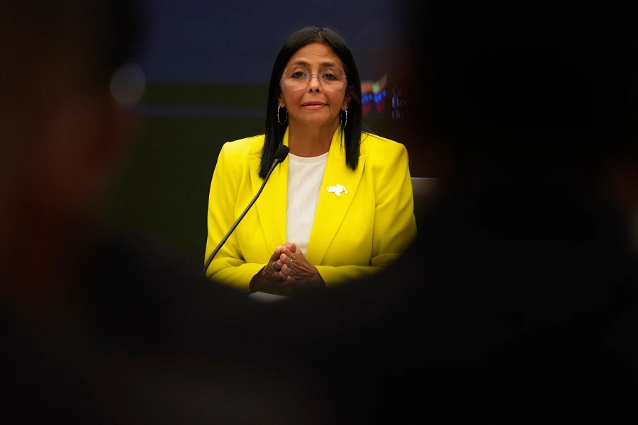 Delcy Rodríguez jura como presidenta encargada de Venezuela tras destitución de Maduro