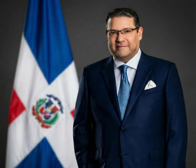 Abinader designa a Eduardo “Yayo” Sanz Lovatón como ministro de Industria, Comercio y Mipymes