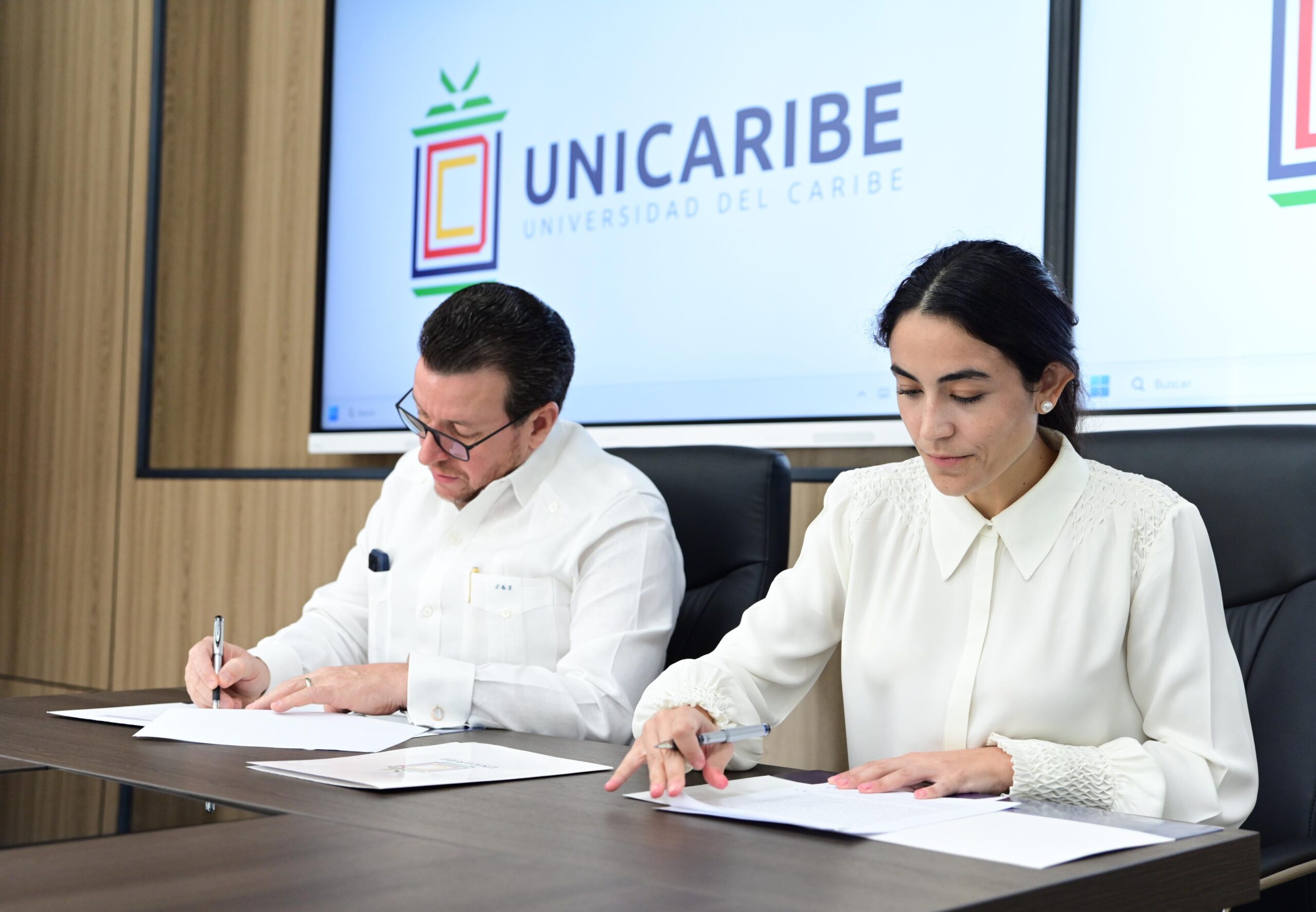 Fundación Raíces de Esperanza, junto a UNICARIBE, asume compromiso educativo y social con víctimas tragedia Jet Set