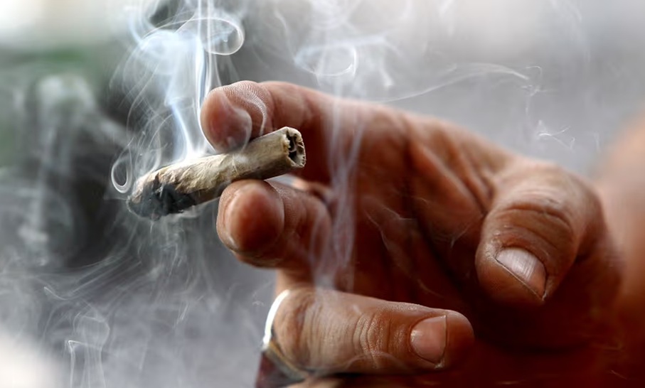 Ante tormenta neoyorkinos acudieron en masa a comprar marihuana en tiendas legales; en el Alto Manhattan