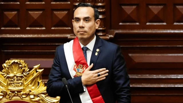 Presidente de Perú admite “error” y pide disculpas por cita con empresario contratista del Estado
