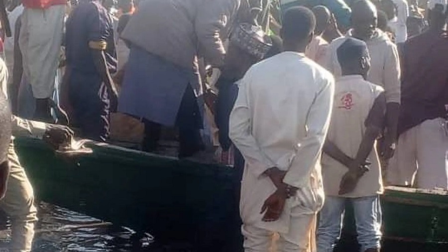 Naufragio en Nigeria deja 25 muertos y 14 desaparecidos