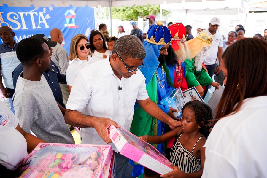 Propeep lleva alegría y diversión a los niños con la entrega de regalos por el Día de los Reyes