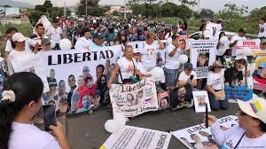 Venezolanos en Colombia se manifiestan por la liberación de presos en Venezuela