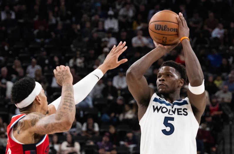 Anthony Edwards y Timberwolves superan a Clippers mermados por 94-88