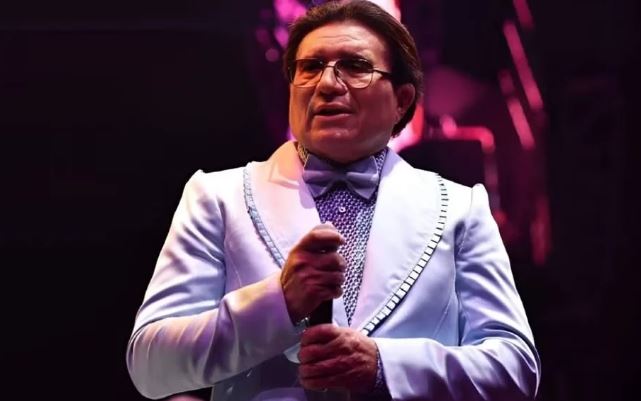 Bobby Cruz: el icónico salsero boricua anuncia su retiro en un memorable espectáculo