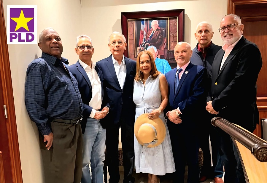 Danilo Medina se reúne con los directivos de la Fundación Profesor Juan Bosch USA