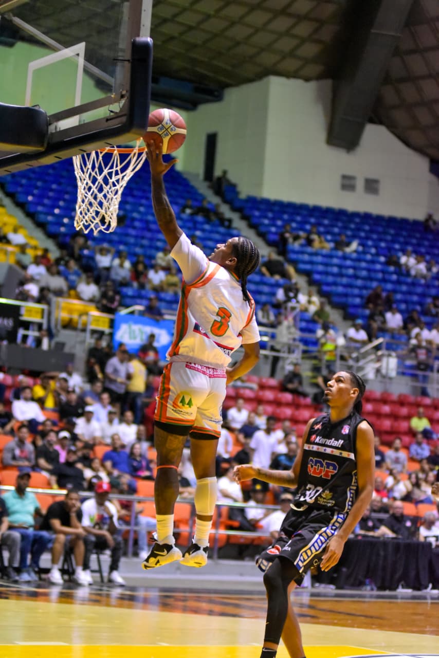 Luna TV firma acuerdo de transmisión del Baloncesto Superior de Santiago