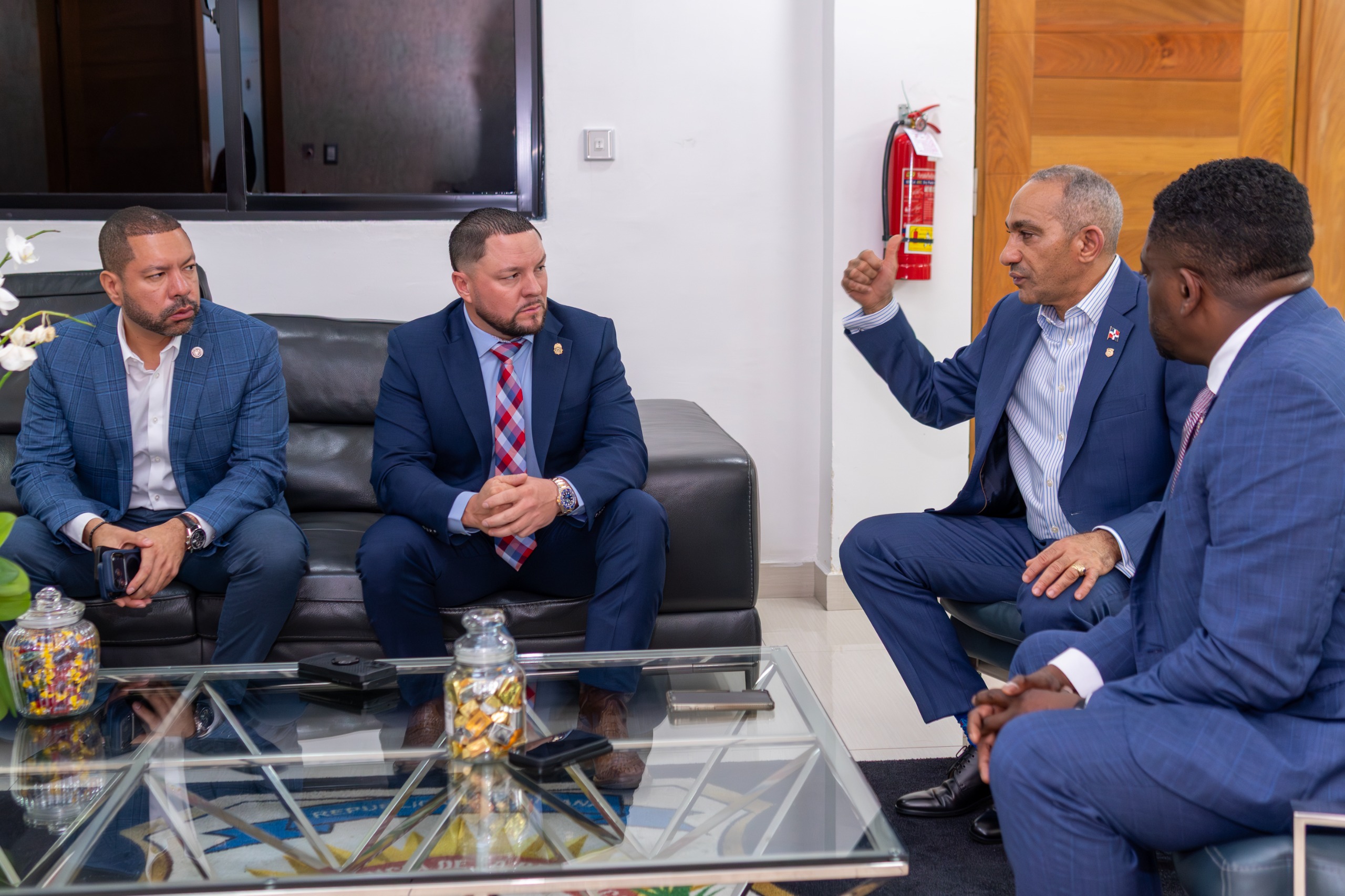 Jefe de la DEA destaca apoyo del presidente Abinader a la lucha contra el narcotráfico