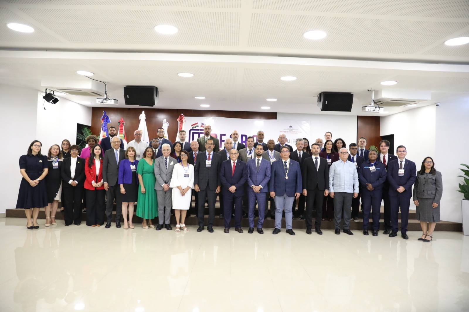 Ministro del MESCyT destaca la necesidad de reformar la educación superior ante desafíos de la revolución industrial