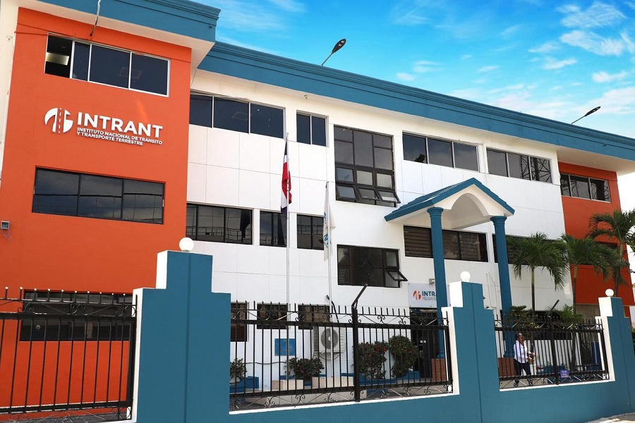 Abinader recibirá el 26 de febrero la nueva Licencia de Conducir