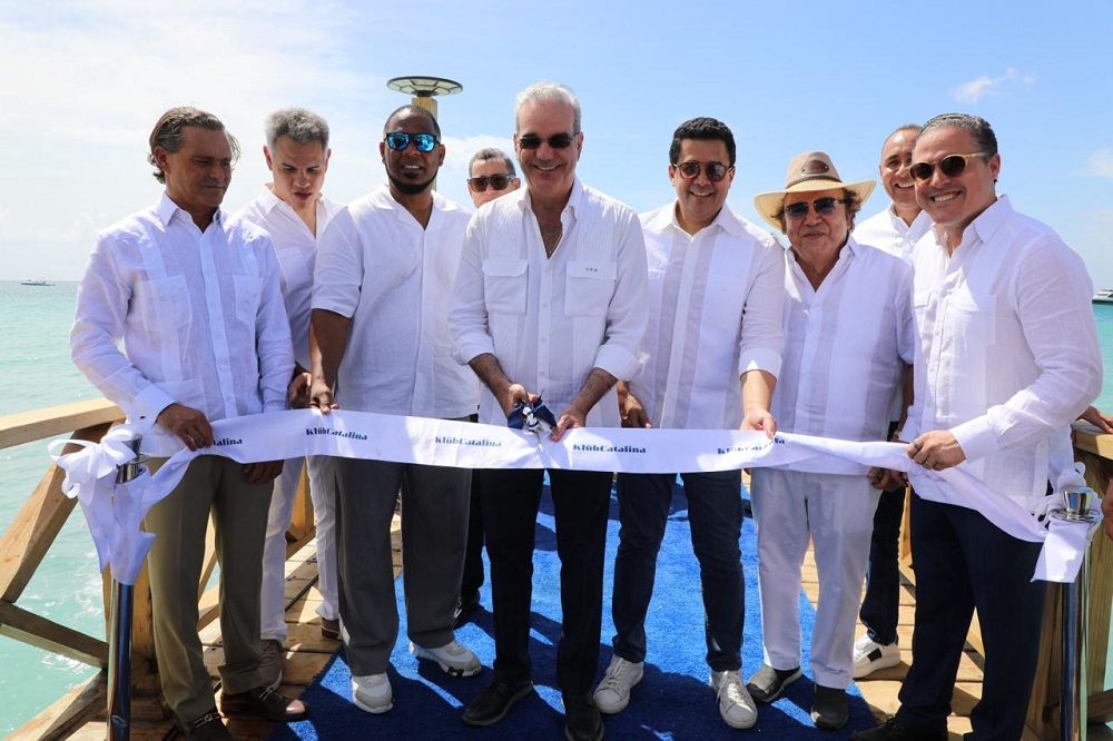 La Romana: Abinader inaugura Muelle del Atelón e inicia Club de Playa