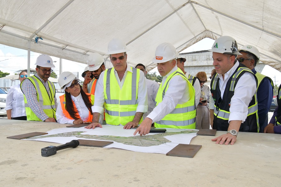 Presidente Abinader supervisa avances en la Circunvalación de Navarrete