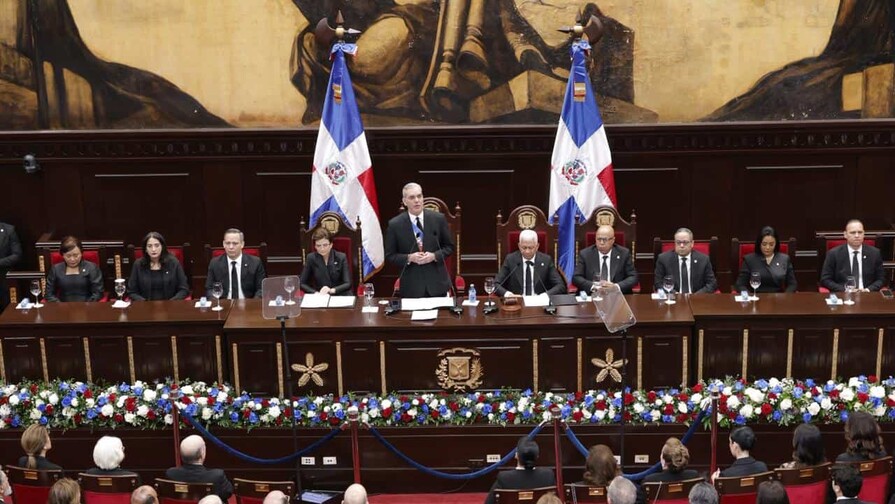 Abinader asegura que casi 200 mil personas salieron de la pobreza en el último año