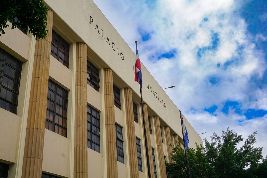 Condenan a tres hombres por homicidio y por causar heridas de bala a un adolescente en Villa Consuelo