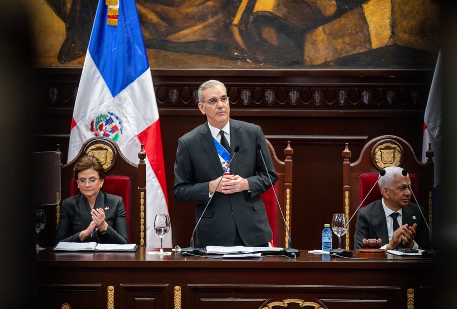 Abinader presenta inversión histórica y mayor descentralización de obras públicas en la Rendición de Cuentas