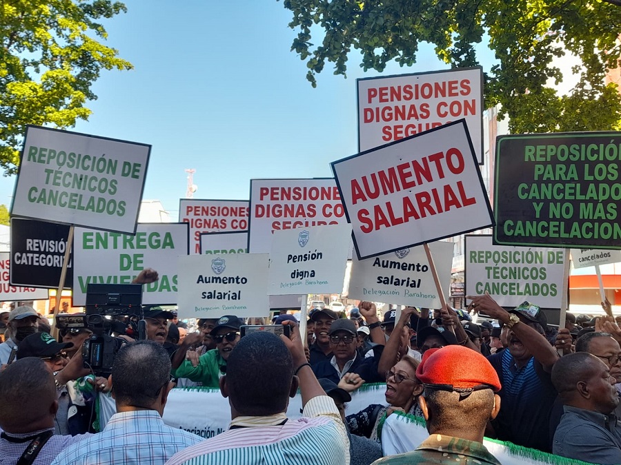Agropecuarios marchan hacia el Palacio Nacional