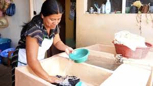 El trabajo doméstico y la feminización de la pobreza en América Latina