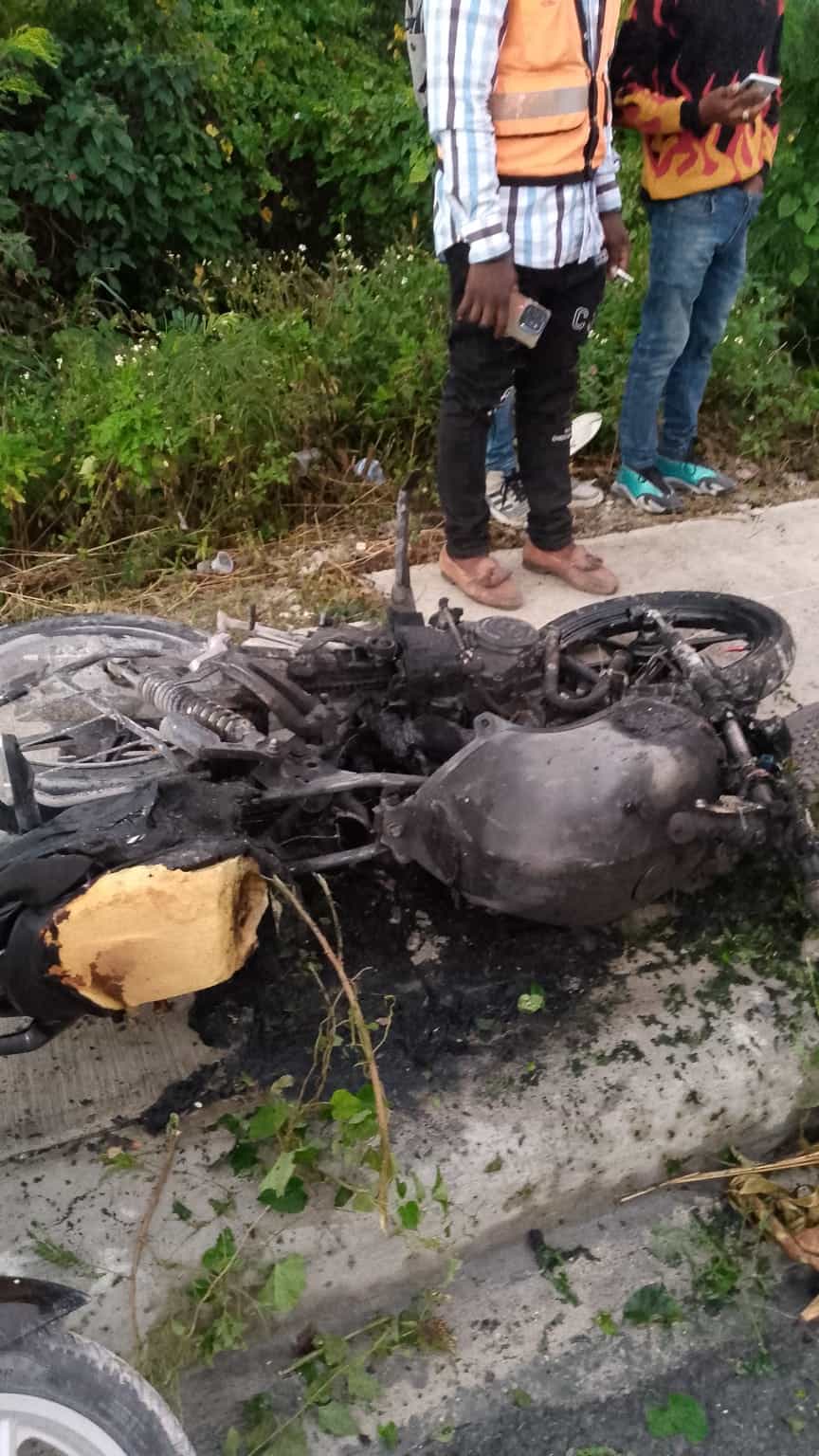 Al menos tres muertos y varios heridos por colisión entre dos motocicletas en La Altagracia