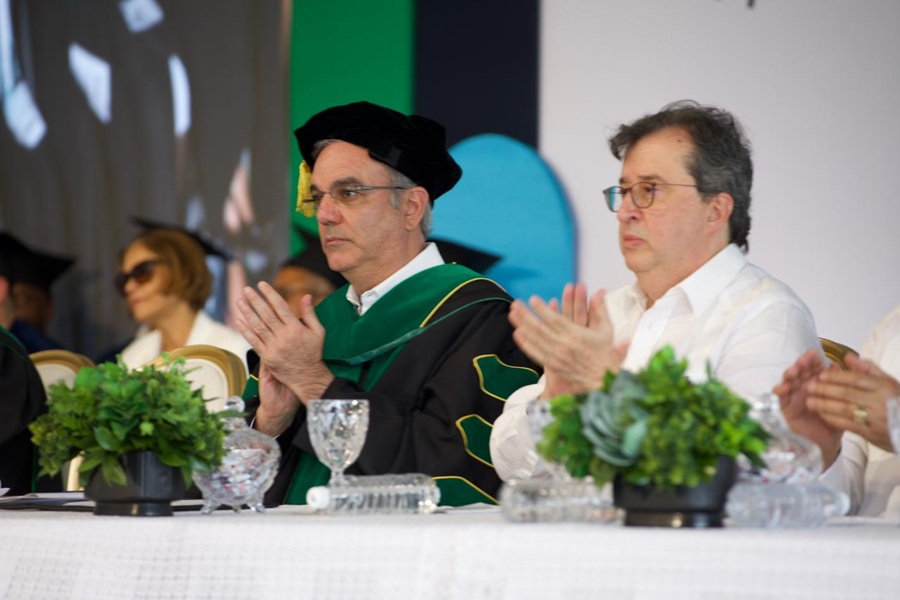 Abinader encabeza primera graduación del Recinto Sur de la Universidad ISA, provincia San Juan