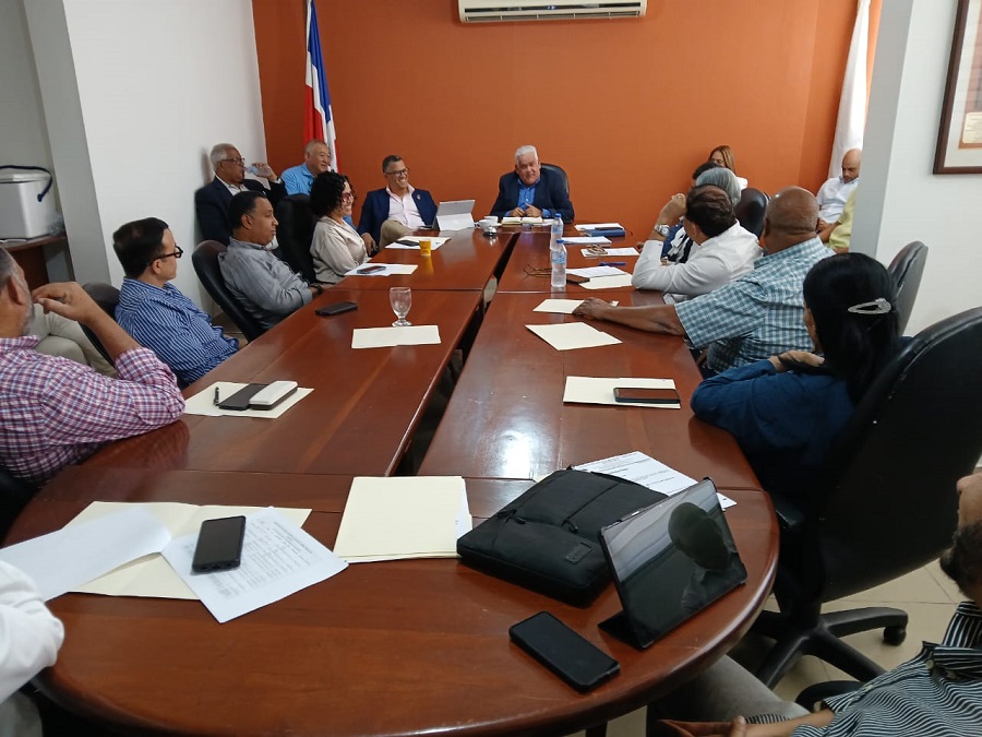 Anadegas denuncia persecución “provocadora” del director del Ceccom contra detallistas de combustibles