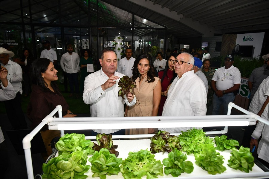 Banco Agrícola anuncia fondos en Feria Agropecuaria