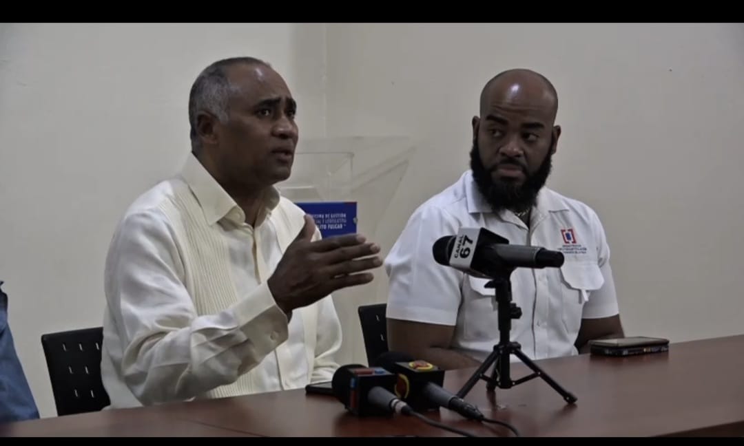 Julito Fulcar anuncia aprobación de permuta de terrenos que garantiza títulos de propiedad a familias de la región Sur