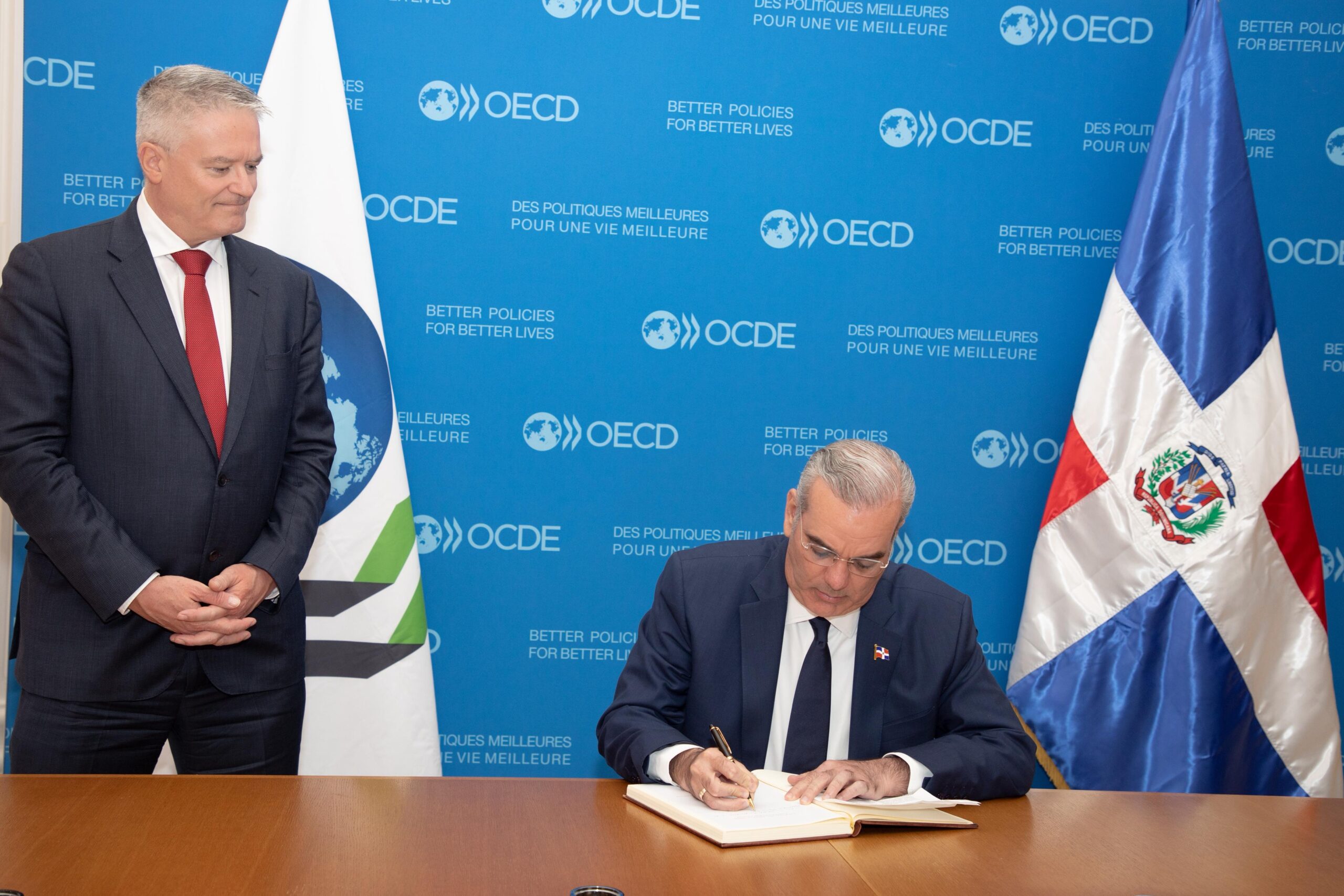 RD formaliza acercamiento a la OCDE con firma de Memorando de Entendimiento