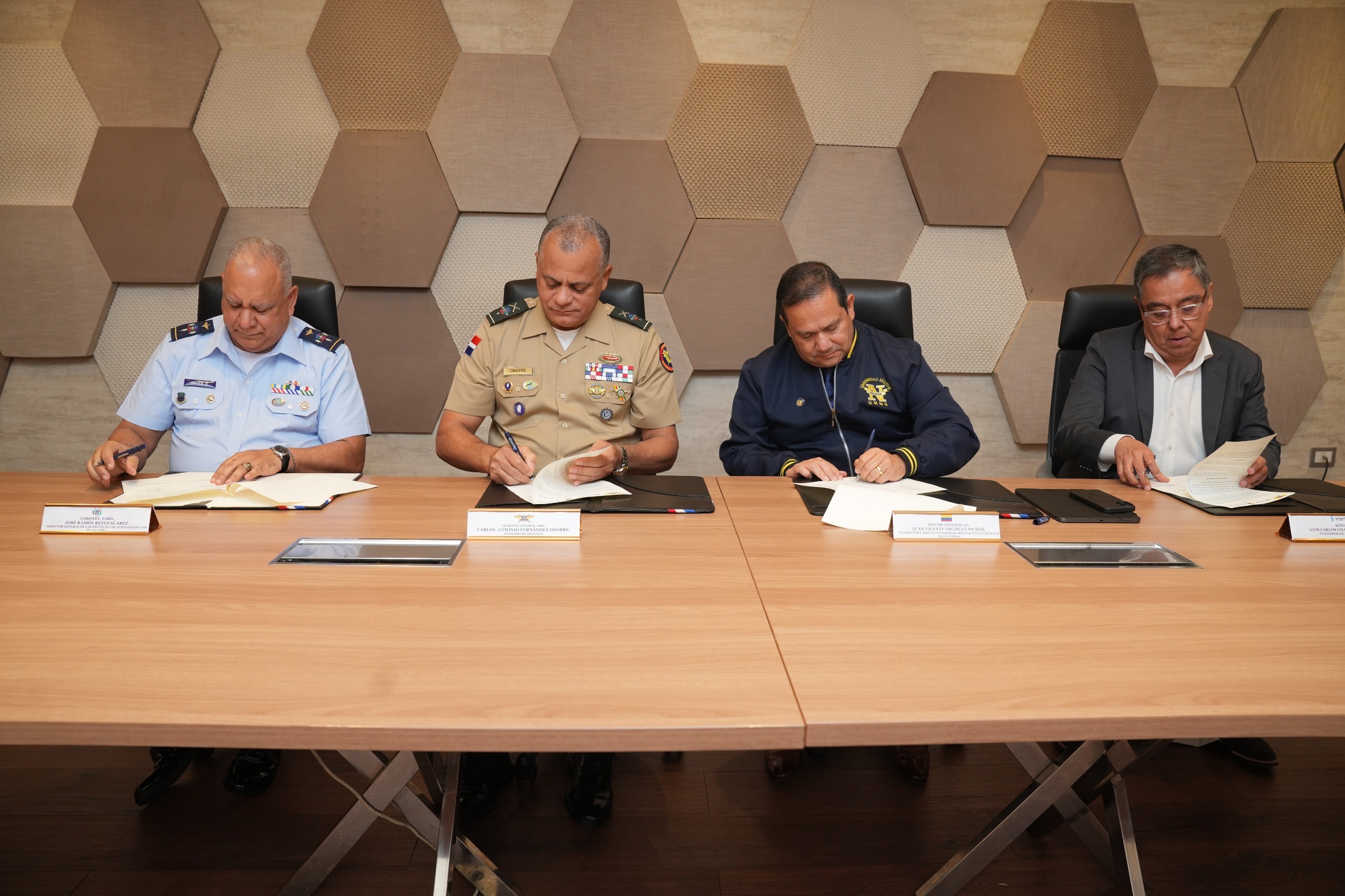 Estudiantes de DIGEV inician capacitación internacional sobre Turismo Digital e Inteligencia Artificial