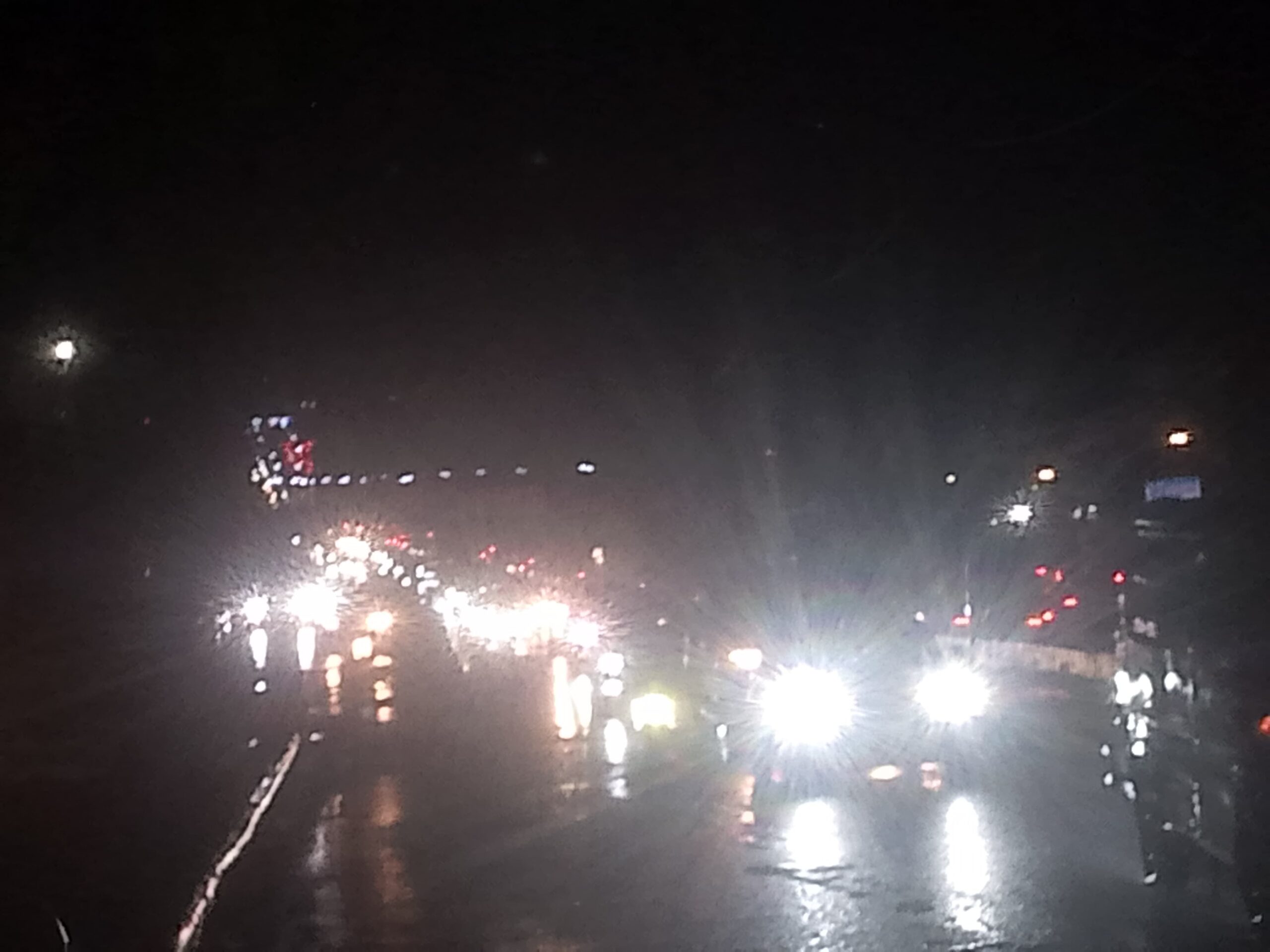 Fuertes aguaceros provocan caos en el Gran Santo Domingo y el DN