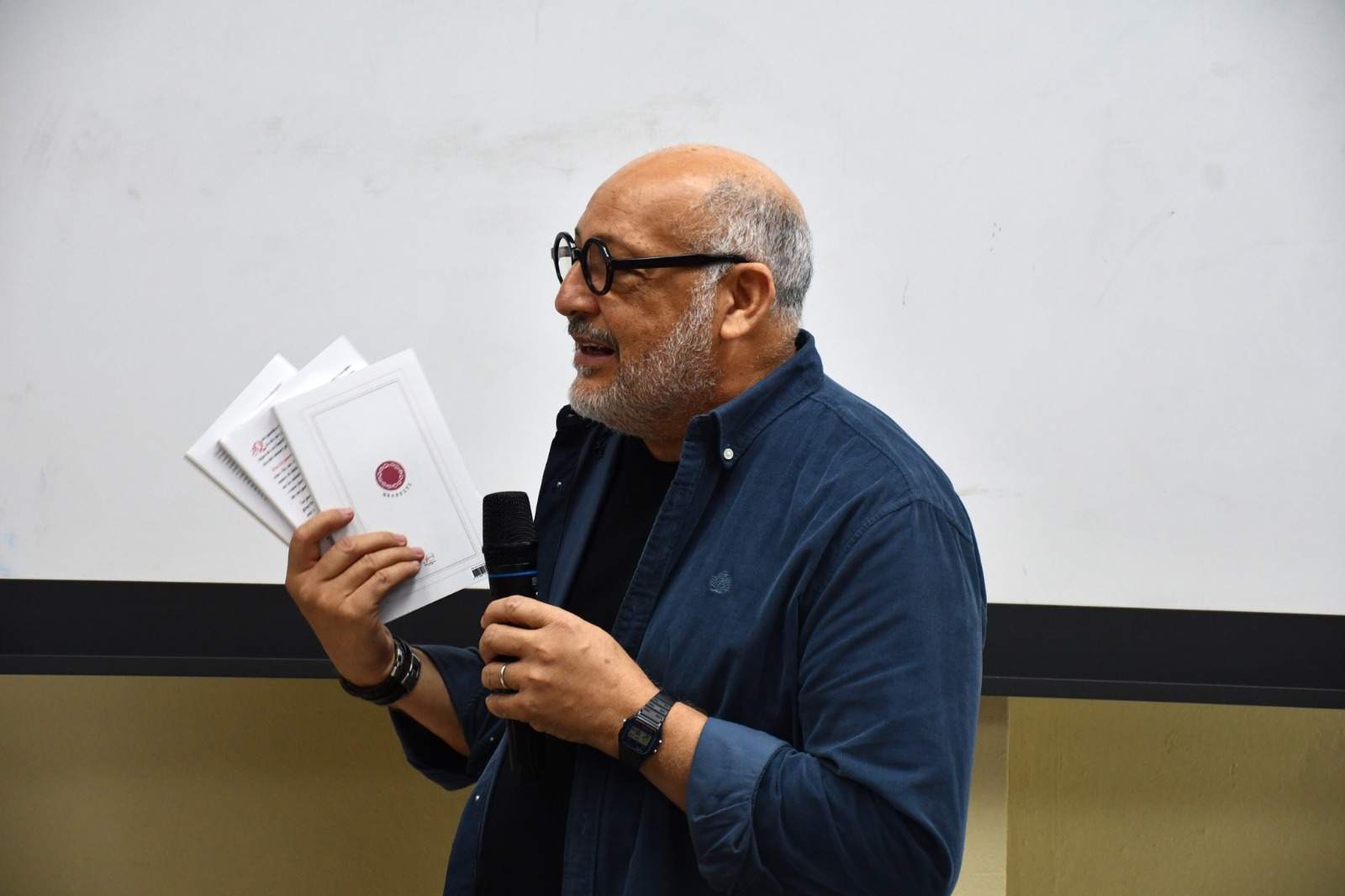 UASD recinto Barahona celebra 40 años de trayectoria literaria de Marino Berigüete con emotivo recital