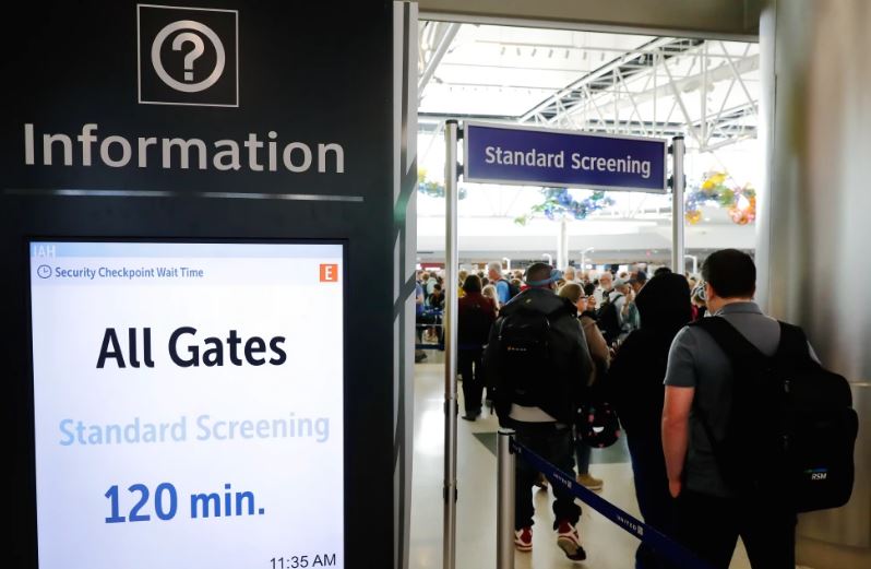 Inspectores de aeropuerto de EEUU prefieren renunciar en vez de trabajar sin paga