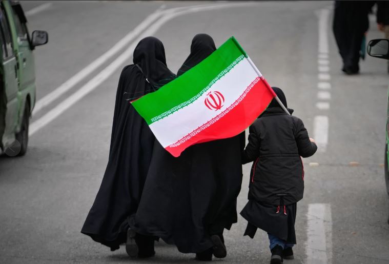 Irán amenaza a sitios turísticos globales mientras EEUU envía más soldados a Oriente Medio