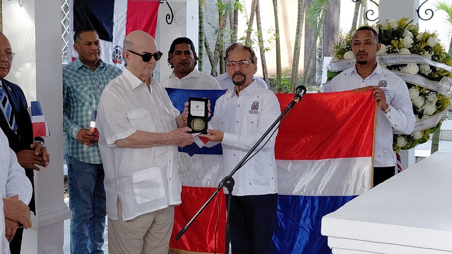 Efemérides Patrias conmemora 89 años del natalicio de Peña Gómez