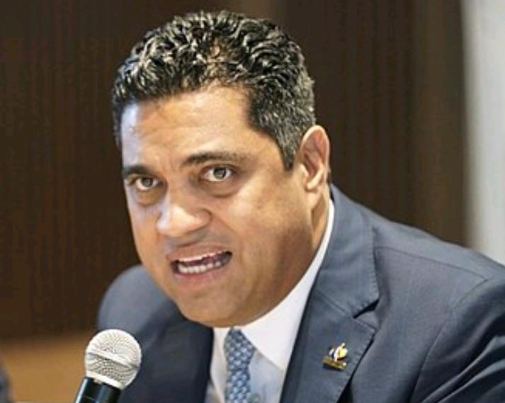 Demandan al ministro de Deportes Kelvin Cruz , por desacato a sentencia