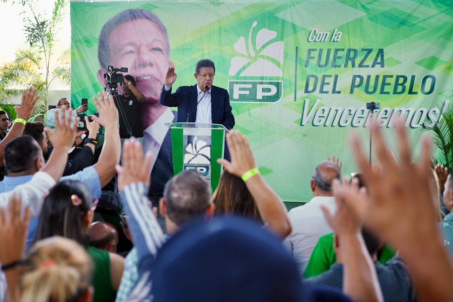 FP se fortalece: Leonel juramenta exgobernador y dirigentes del PRM-PLD
