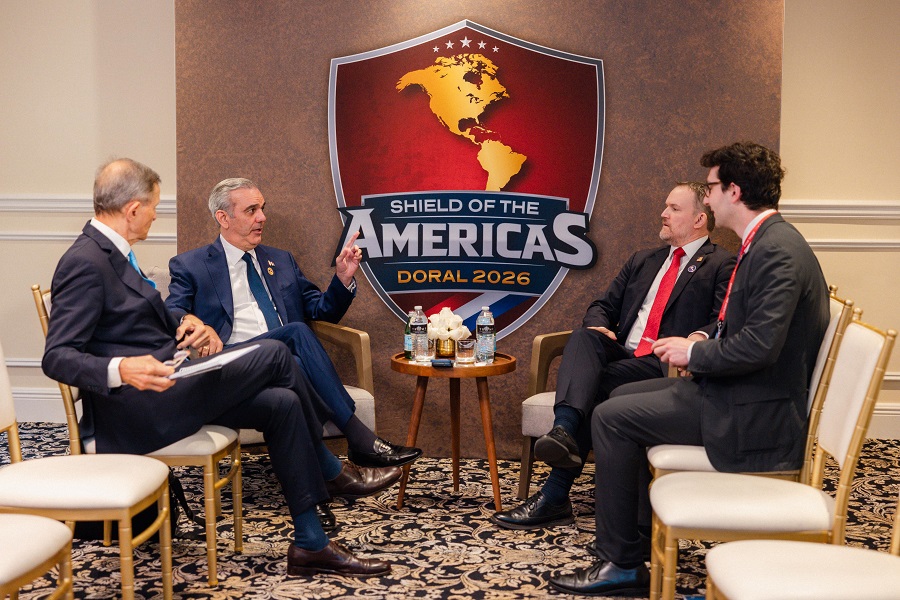 Abinader fortalece diálogo comercial con Estados Unidos durante cumbre en Miami