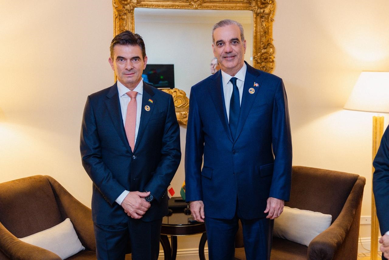 Abinader fortalece diálogo con Bolivia con cuyo presidente se comprometen a estrechar más los lazos diplomáticos