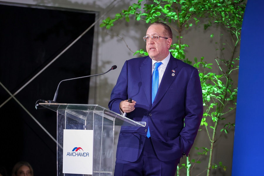 Magín Díaz destaca el firme compromiso del Gobierno para potenciar el crecimiento economico