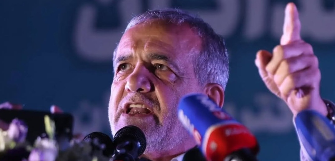 Presidente de Irán aparece por primera vez en público después de los bombardeos de EE.UU. e Israel