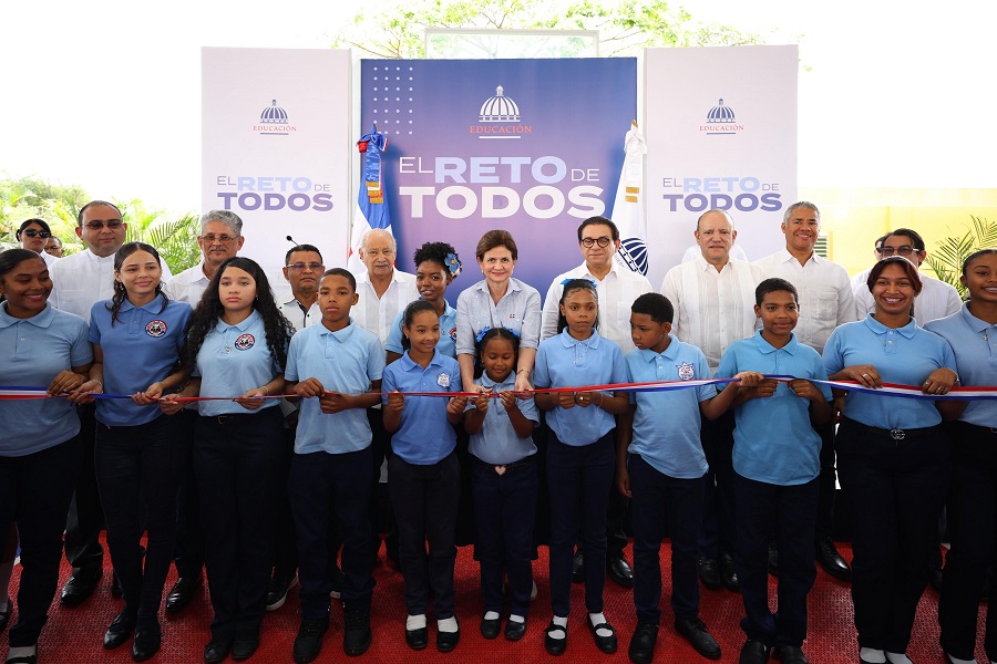 Raquel Peña encabeza inauguración de techado en el Politécnico Prof. Plinio Rafael Martínez