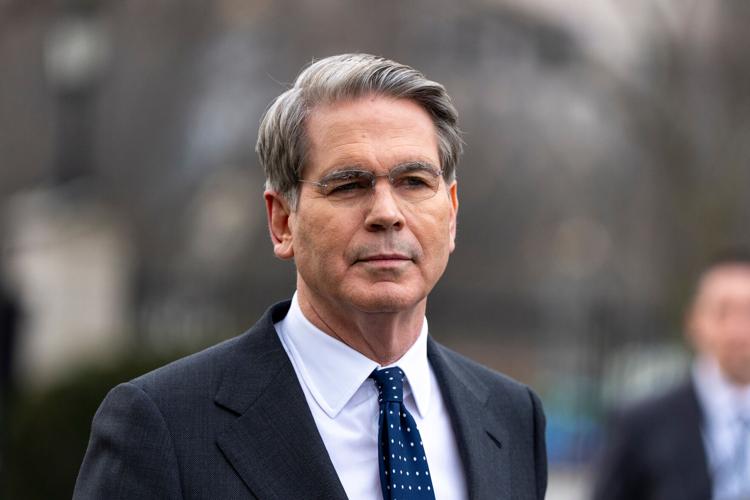 EE.UU. autoriza ciertas transacciones con petróleo ruso ante la volatilidad energética