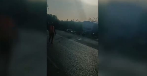 Muere conductor de un autobús tras colisión con un camión en la Autovía del Coral