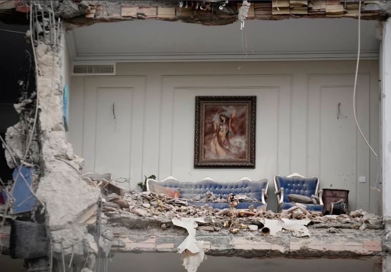 Irán e Israel continúan sus ataques mientras se aceleran los esfuerzos diplomáticos