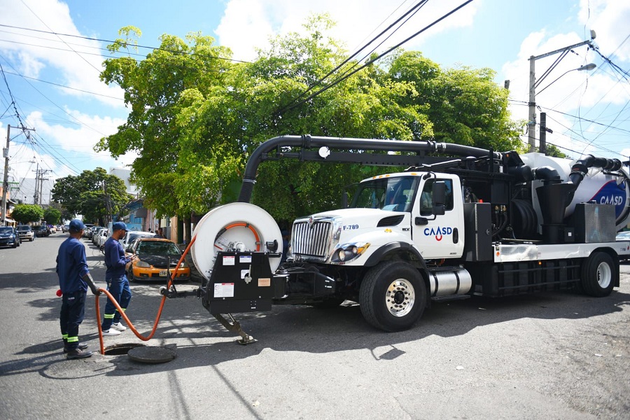 CAASD resuelve graves problemas de taponamiento en sistema sanitario