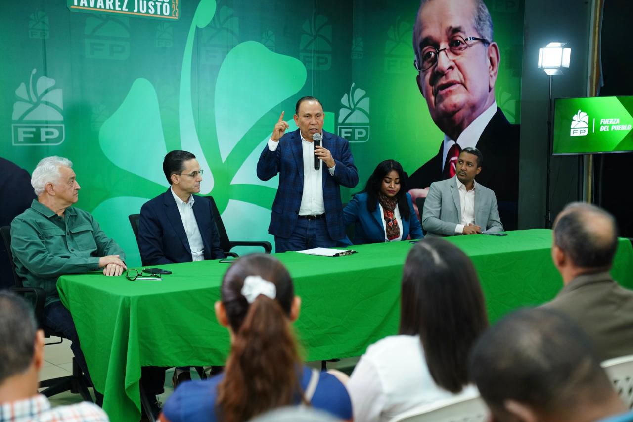 Radhamés Jiménez cuestiona al PRM dice es una “plaga” y nunca bajó combustibles